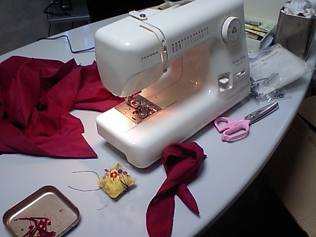 http://www.musicasa.co.jp/blanc_blog/101103sewing.JPG