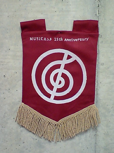 http://www.musicasa.co.jp/blanc_blog/101110flag.JPG