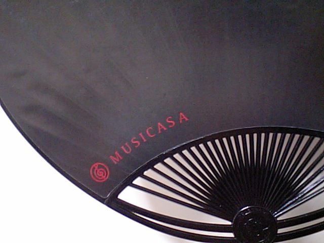 http://www.musicasa.co.jp/topics/110610uchiwa1.JPG