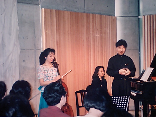 http://www.musicasa.co.jp/topics/19960407_1.JPG