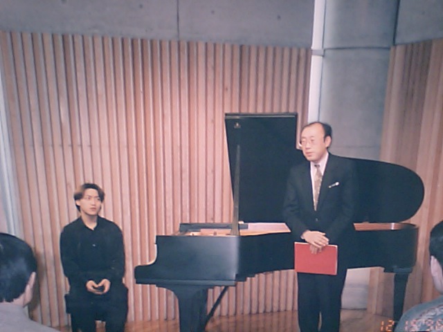 http://www.musicasa.co.jp/topics/19961215.JPG