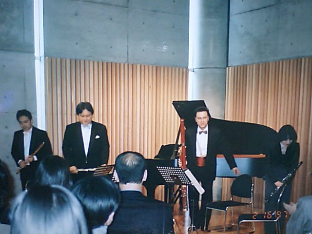 http://www.musicasa.co.jp/topics/19970216_1.JPG