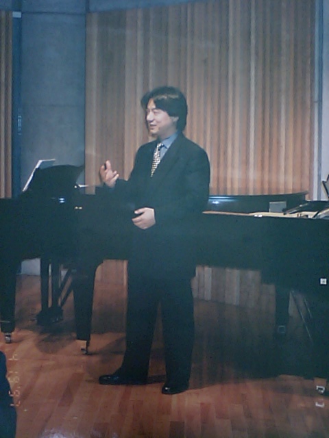 http://www.musicasa.co.jp/topics/19970419_1.JPG