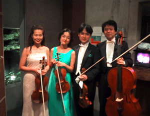 http://www.musicasa.co.jp/topics/20010625b.jpg