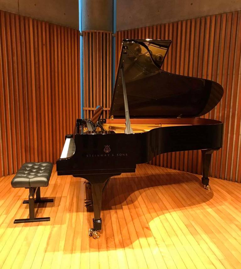 http://www.musicasa.co.jp/topics/Steinway_B211_605273.jpg